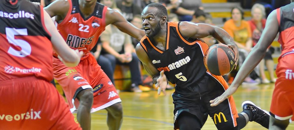 Long range shoot-out thrills Storm’s crowd