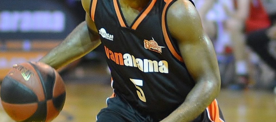 Storm battle into last eight of Cup