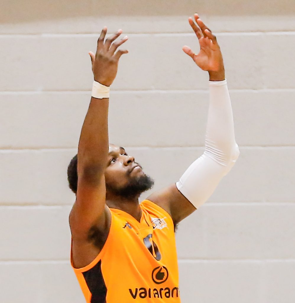 Storm defeat Warriors in Leicester