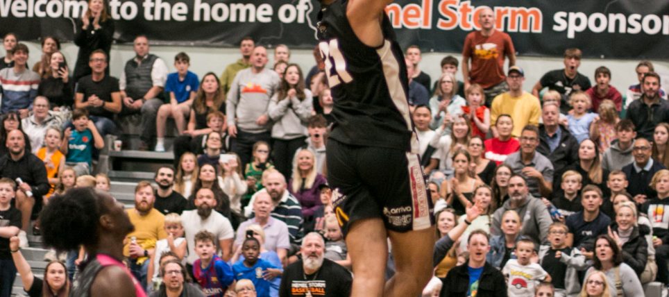 Storm thrive in last minutes to defeat the Hoods