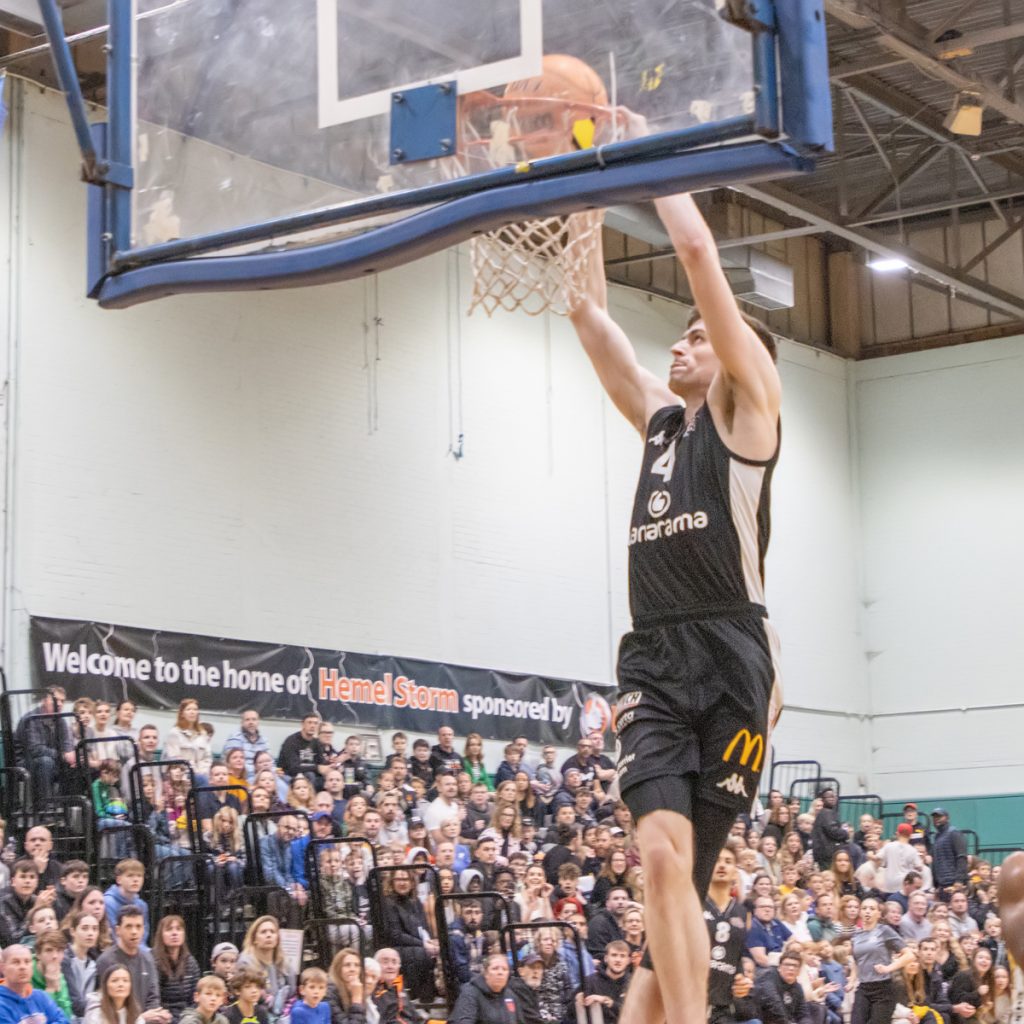 Sensational Storm destroy Cavaliers in local derby