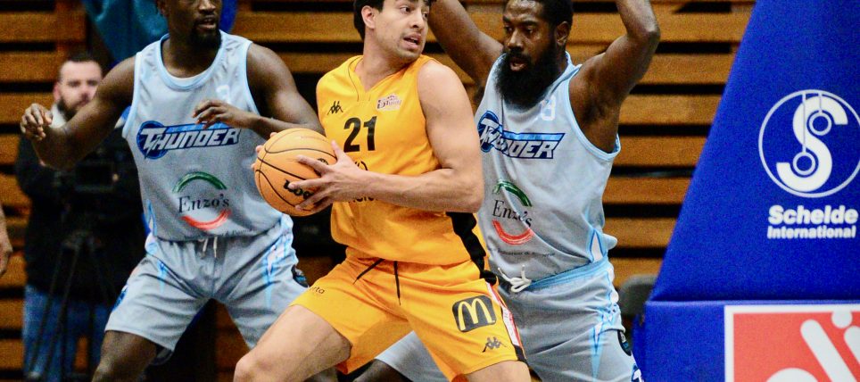 Storm strike late to defeat Thunder in the battle of the undefeated