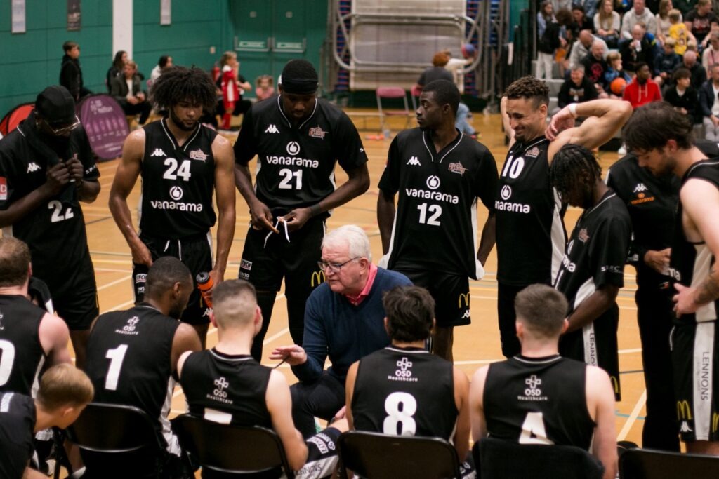 Hemel Storm came through a challenging double-header weekend to progress to a KitKing Trophy quarter-final