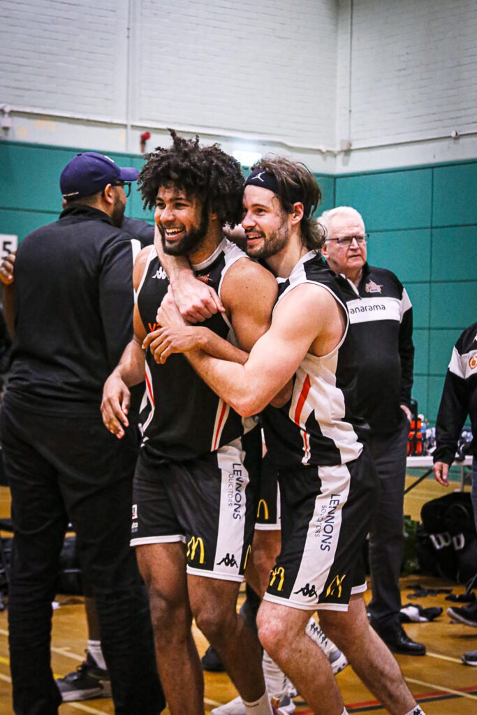Storm beat league leaders with buzzer beater from Eze!