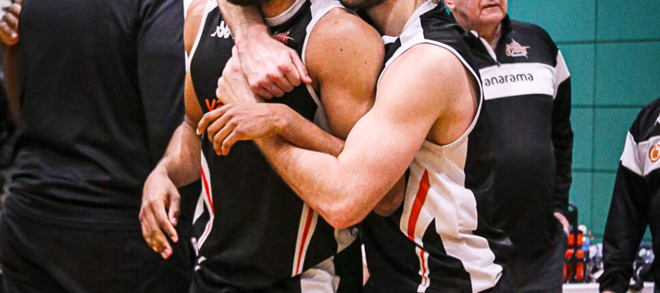Storm beat league leaders with buzzer beater from Eze!